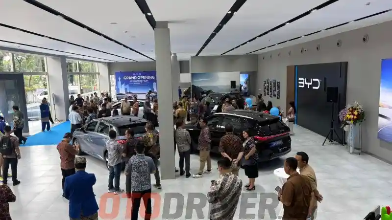 Foto - BYD Resmikan Dealer Slipi, Ada Layanan Express