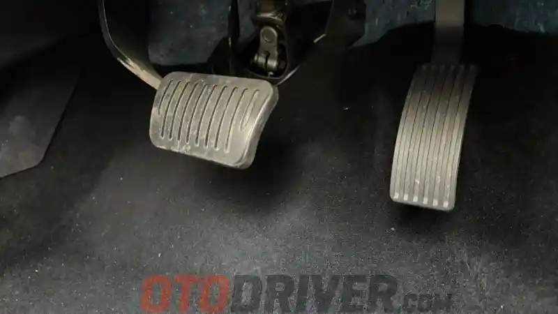 Foto - Tidak Semuanya Mulus, Inilah 5 Kekurangan BYD M6 Yang Kami Rasakan