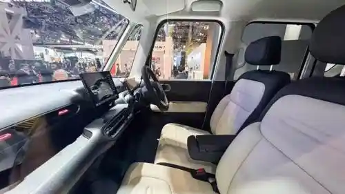 Foto - Harga Dan Tampilan Interior BYD Racco Terungkap