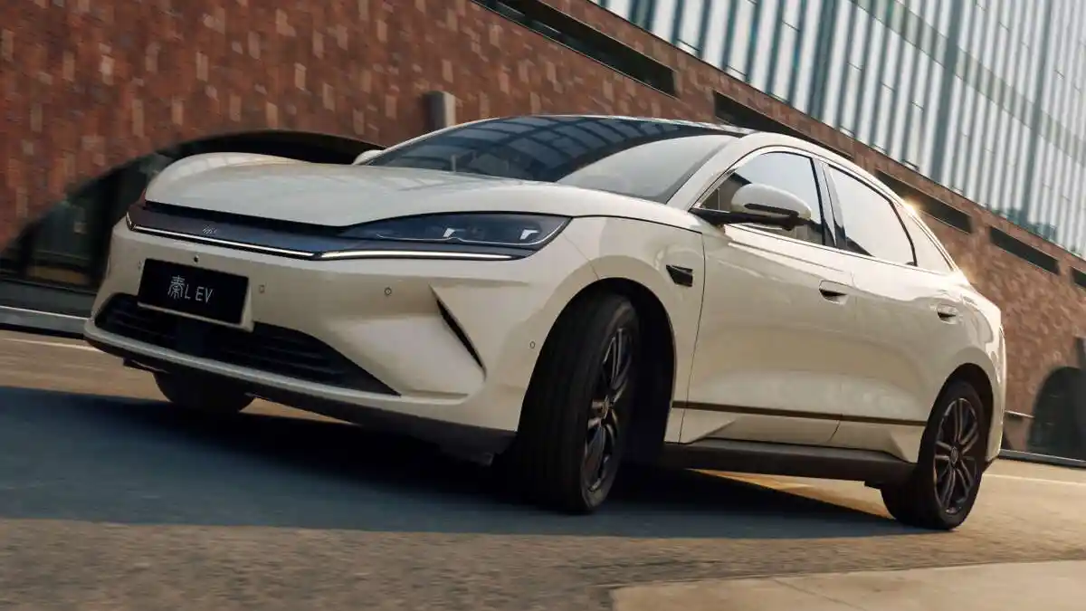 Foto - BYD Seal 6 EV Bakal Debut Di Malaysia 26 September Mendatang