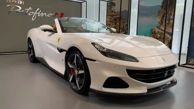 Foto - Mau Membeli Ferrari di Indonesia? Segini Uang Yang Harus Disiapkan