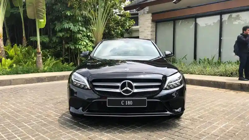 Foto - GALERI: Mercedes-Benz C180 dan Vito Business 2020 (21 FOTO)