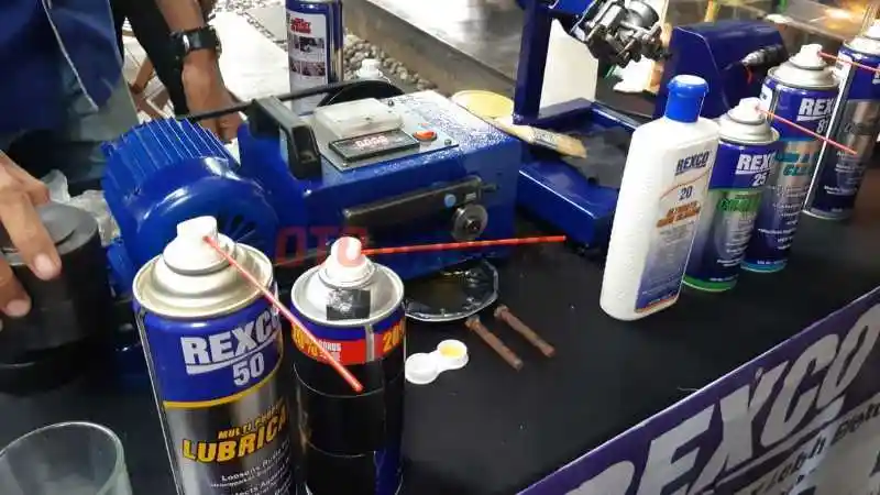 Tips - 2 Jenis Cairan Semprot yang Wajib Ada Jika Sayang Dengan Mobil Sendiri