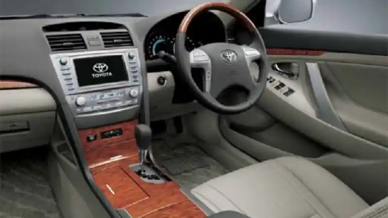 Foto - Panduan Membeli Toyota Camry Generasi VI Alias XV40 