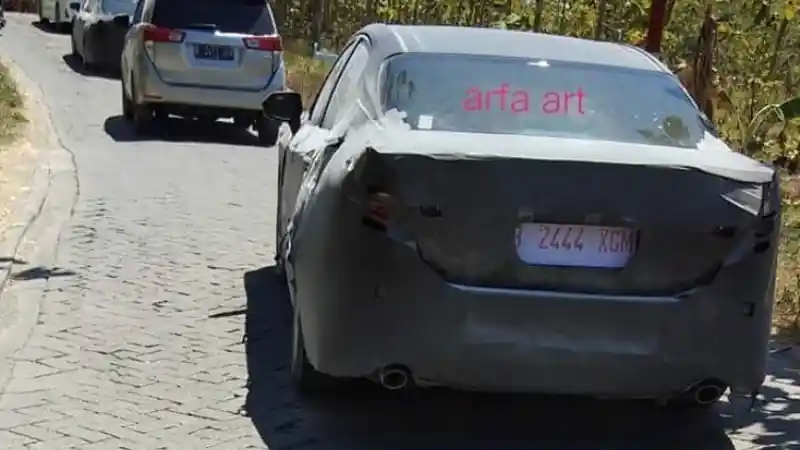 Berita - SPY SHOT: Toyota Camry Generasi Terbaru