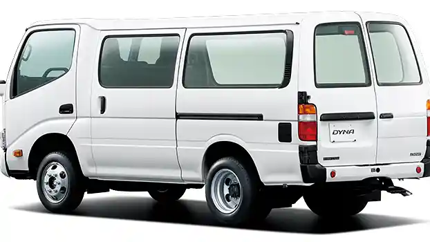 Foto - Toyota Dyna Route Van, Mirip Kreasi Karoseri Lokal