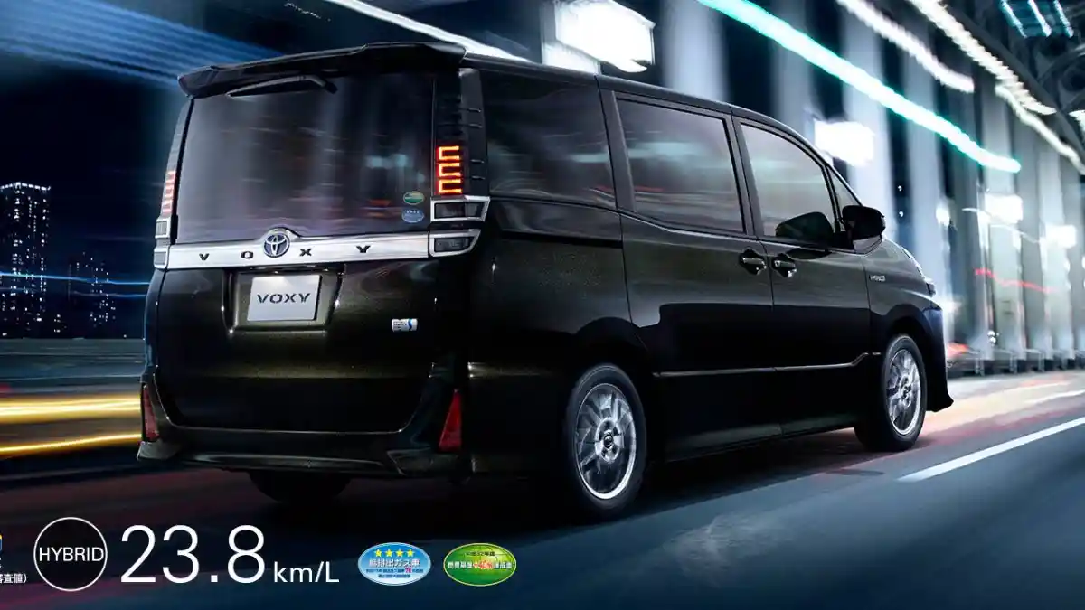 Berita - GALERI: Inilah Wujud Utuh Toyota Voxy Sang Pengganti Nav1 (17 FOTO)