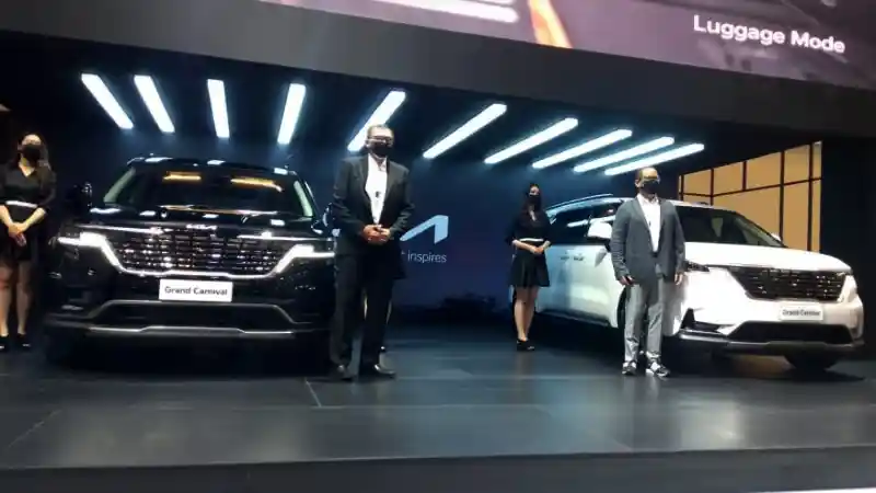 Foto - KIA Resmikan Logo Baru, Ini Filosofinya