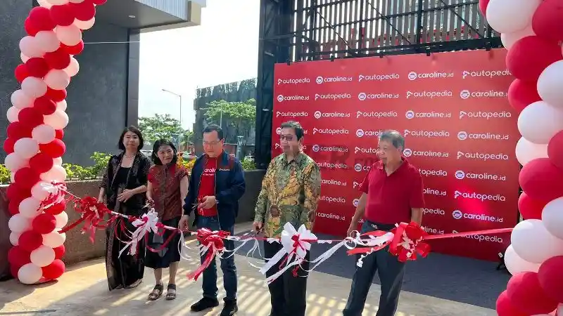 Foto - Caroline Resmikan Flagship Store di Tangerang, Simak Fasilitasnya