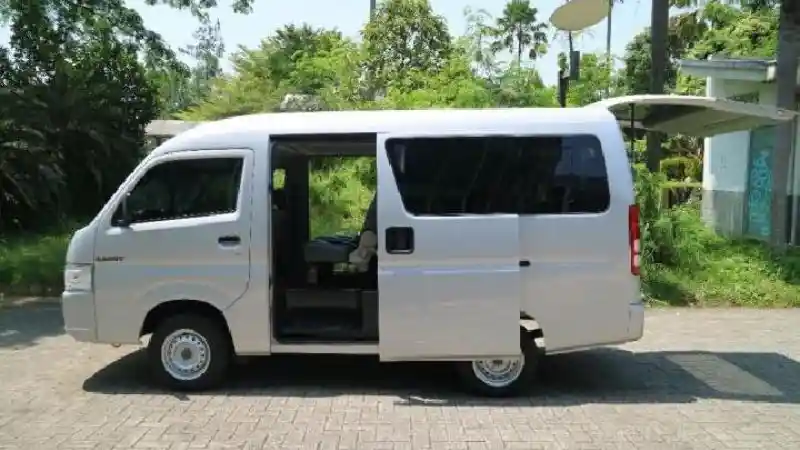 Foto - Minibus dan Blind Van Suzuki New Carry Siap Hadang GranMax