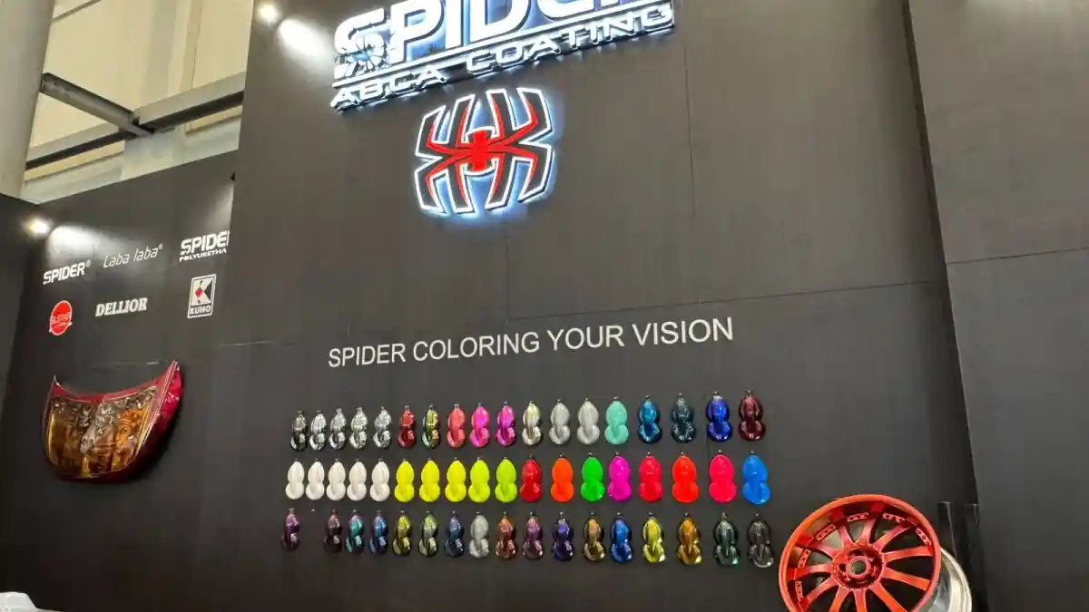 Foto - Lamborghini Aventador Raffi Ahmad Pakai Cat Karya Anak Bangsa