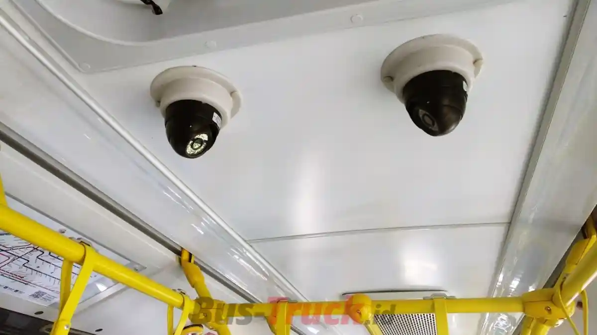 Foto - Transjakarta Pakai Teknologi Digital Buat Pelayanan, Cek Rute Dan Layanan Customer