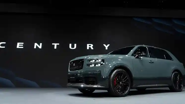 Foto - Toyota Century SUV Bakal Hadir Versi GRMN-nya