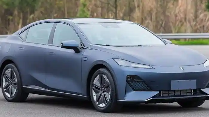 Foto - Sedan Listrik Pesaing Tesla Ini Dijual Mulai Rp 300 Jutaan