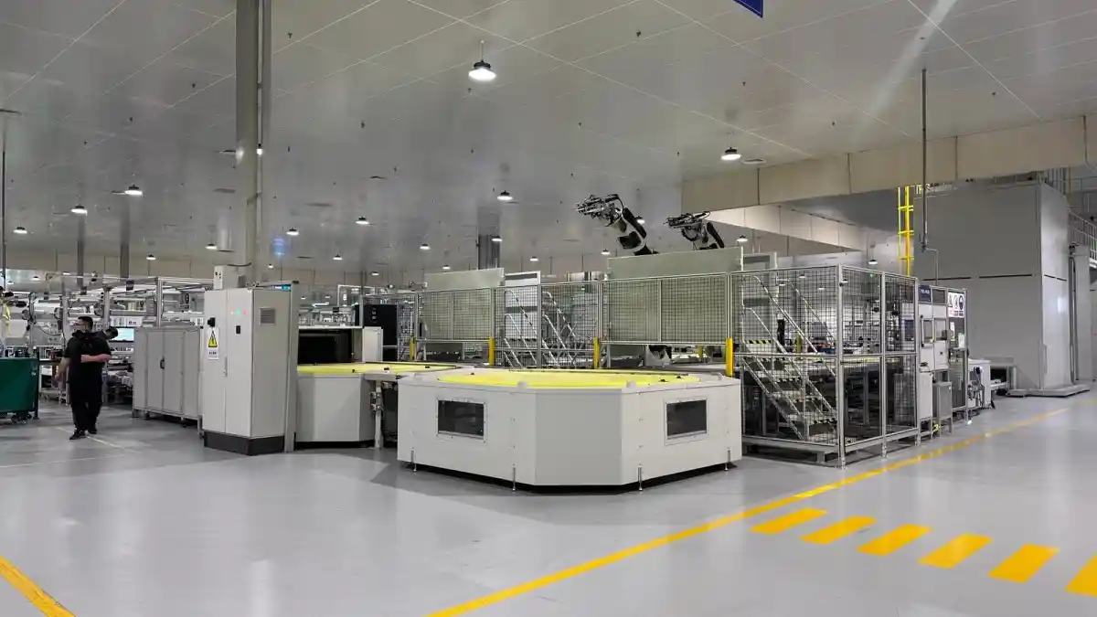 Foto - Mengunjungi Pabrik Baterai Dan Perakitan Changan Di Chongqing Cina