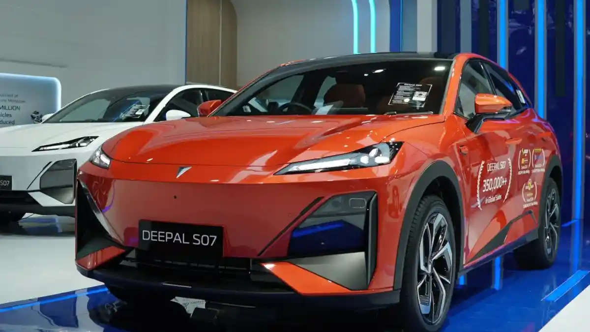 Foto - Changan Deepal S07 Mencuri Perhatian Di Booth Changan IIMS 2026