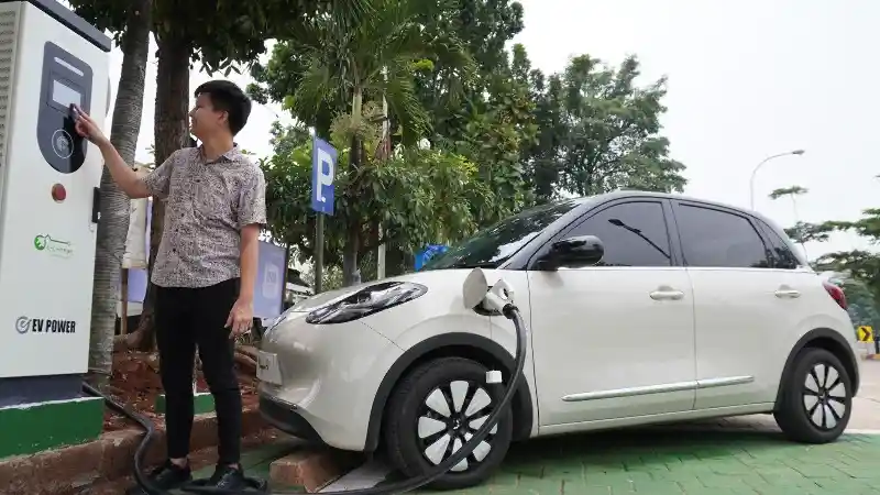 Foto - Akhirnya, Wuling Sediakan Fasilitas Fast Charging Dengan Port GB/T