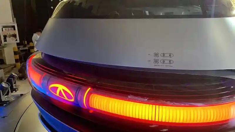 Foto - Chery Gene Mobil Konsep Bergaya RoboCop, Bisa Swakemudi