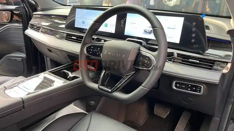 Foto - Chery Omoda E5 Dapati Warna Interior Gelap