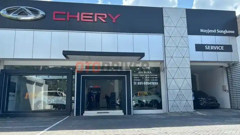 Foto - Fakta Menarik, di Surabaya Rata-Rata Mobil Chery Warnanya Sama