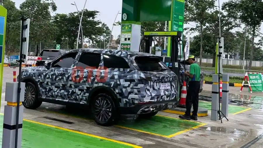 Foto - SUV Diduga Jaecoo J5 dan Chery Tiggo 9 Tertangkap Kamera Saat Pengujian