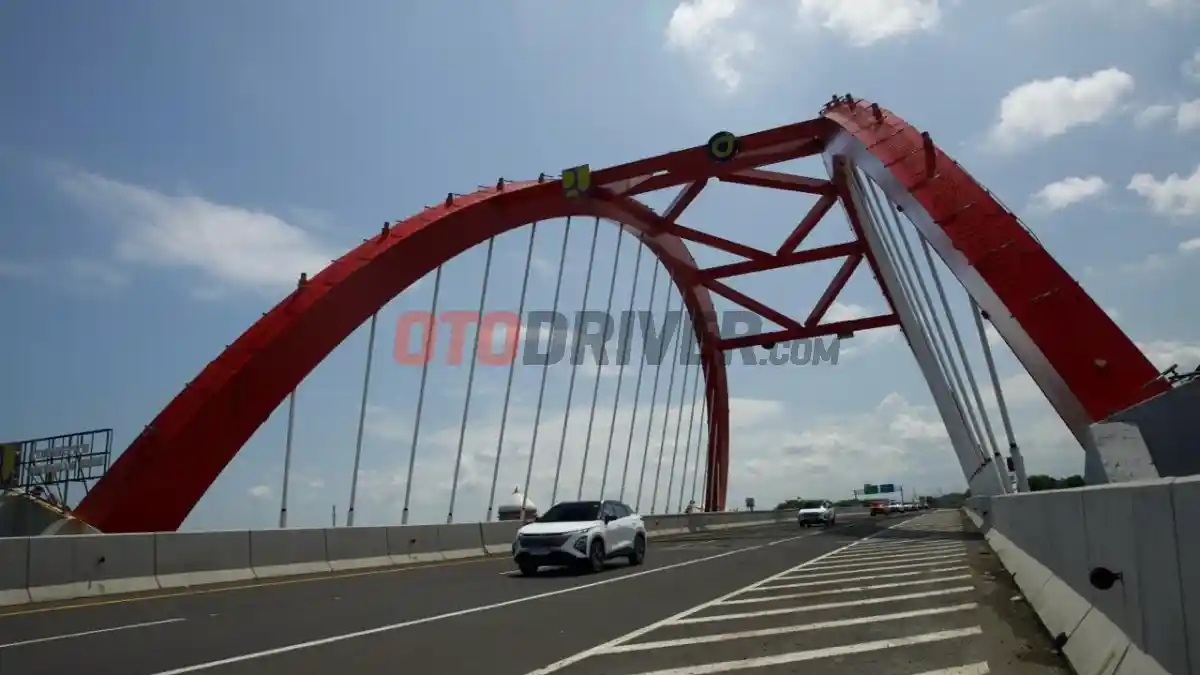 Foto - Berjibaku Di Atas Chery C5 CSH, Bisakah 1.000 KM Dalam Satu Tangki BBM?