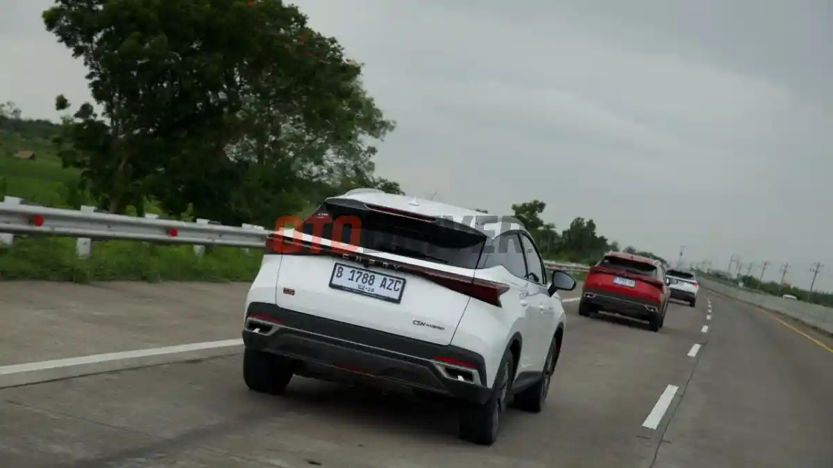 Foto - Berjibaku Di Atas Chery C5 CSH, Bisakah 1.000 KM Dalam Satu Tangki BBM?