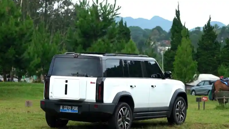 Foto - Holiday In Style 2024: Chery J6, EV Boxy Teman Camping