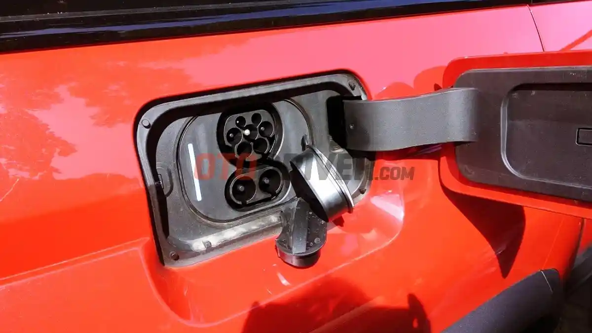 Foto - Apa Saja Yang Berubah Di Chery J6T Dibandingkan J6?