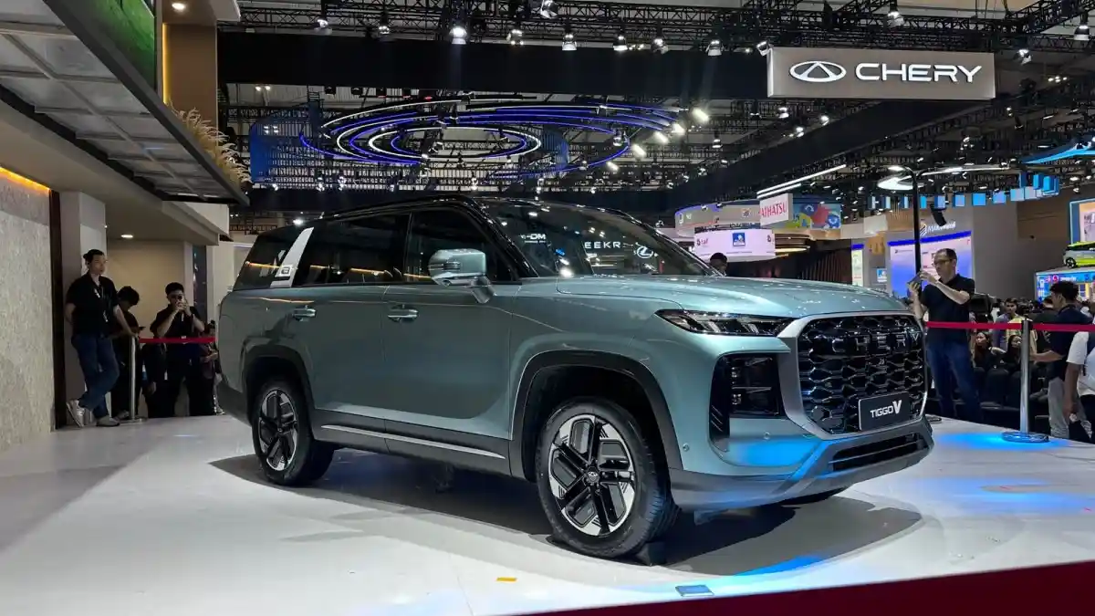 Foto - Chery Tiggo V Diperkenalkan di Indonesia, Mobil Yang BIsa Jadi MPV Hingga Double Cabin