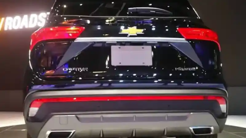 Foto - Chevrolet Captiva Generasi Terbaru Adalah Rebadge Wuling SUV?