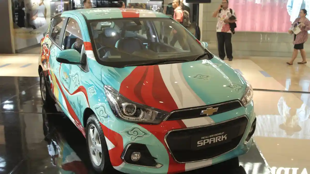 Berita - Chevrolet Spark Bermotif Batik Jadi Simbol Perayaan Sumpah Pemuda