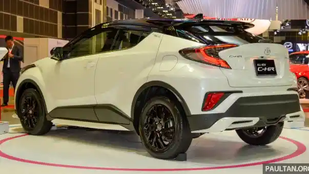 Foto - Toyota C-HR di Singapura Tembus RP1 Miliar