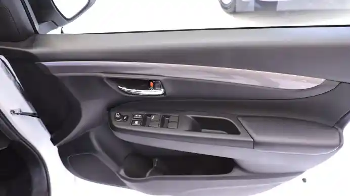 Foto - GIIAS 2015 : Suzuki Ciaz Ramaikan Pasar Sedan Indonesia