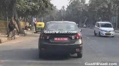 Foto - SPY SHOT: Suzuki Ciaz 2018 di Jalanan India