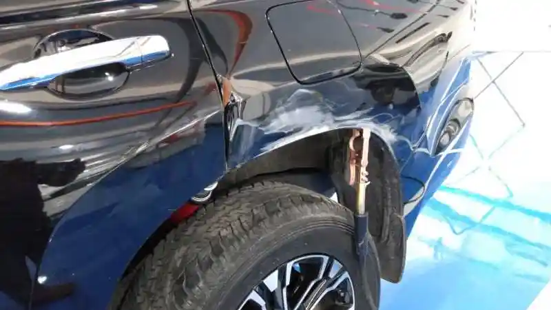 Foto - Biaya Perbaikan Bodi Xpander Penyok di Bengkel Resmi dan Umum