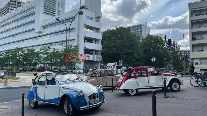 Berita - Citroen 2CV, Mobil Perancis Yang Terjual Hingga 3,8 Juta Unit