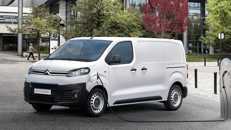 Foto - Peugeot e-Expert, Pengantar Barang Listrik Kembar Empat