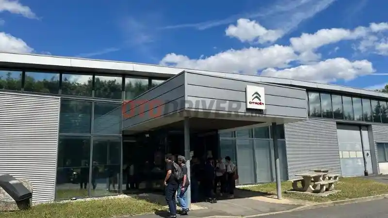 Berita - Mengunjungi Museum Citroen Di Paris, Berikut Deretan Mobilnya