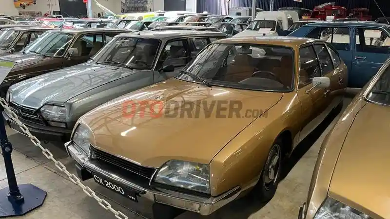 Foto - Mengunjungi Museum Citroen Di Paris, Berikut Deretan Mobilnya