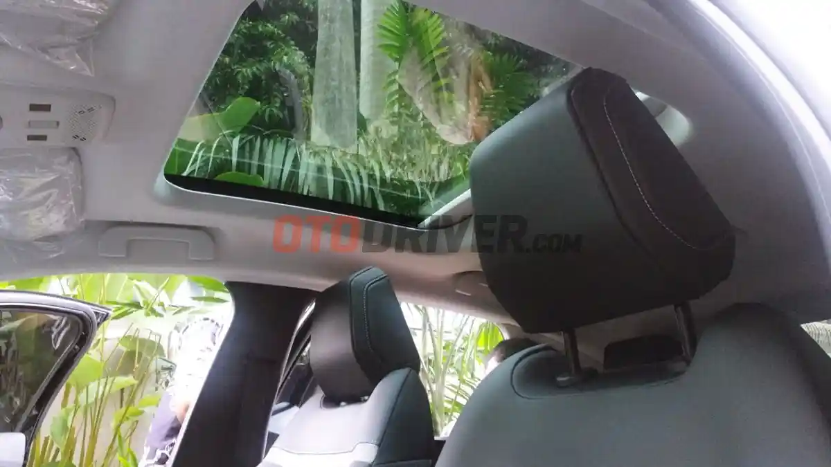 Foto - Citroen-E-C4 Mobil Kedutaan Prancis Resmi Dijual Rp 1,198 Miliar, Ini Spesifikasinya