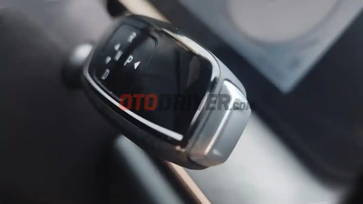 Foto - Transmisi Coloumn Shifter, Model Jadul Yang Kembali Digandrungi