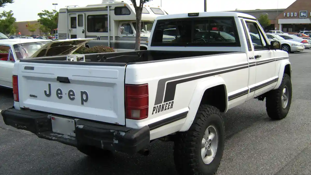 Foto - MJ Comanche, Pikap Unik Sedarah Dengan Cherokee