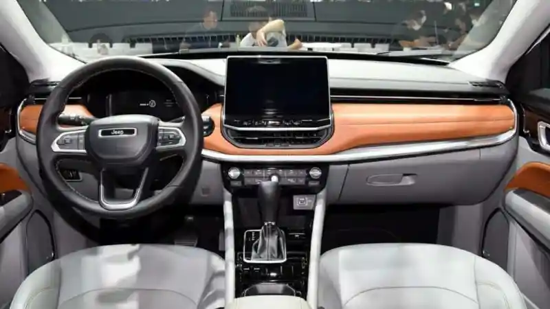 Foto - Seperti Ini Tampilan Interior Jeep Grand Compass, Calon Rival Fortuner Dan Pajero Sport?