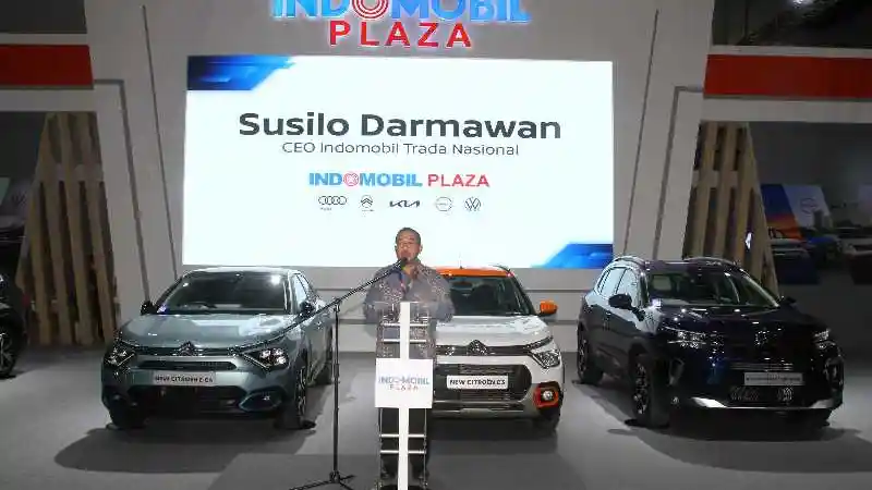 Foto - Indomobil Pamerkan 15 Unit Mobil di IIMS 2023