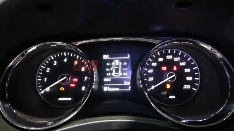 Foto - Wuling Confero Dapat Polesan Awet Muda, Harga Juara Di Bawah Rp 200 Juta.