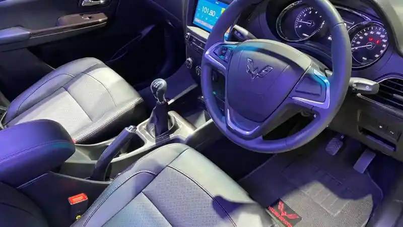 Foto - Wuling Confero Dapat Polesan Awet Muda, Harga Juara Di Bawah Rp 200 Juta.