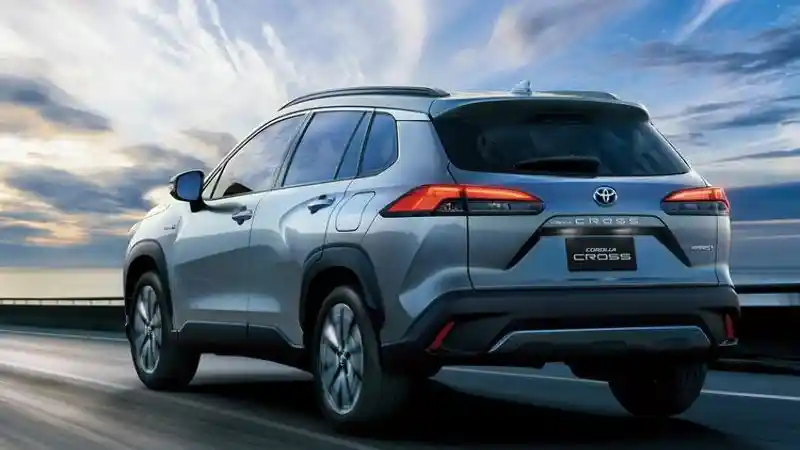 Foto - Perbandingan Mesin, Dimensi dan Harga Toyota Corolla Cross VS Honda HR-V Prestige VS Mazda CX-30