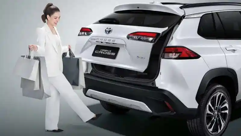 Foto - Toyota Corolla Cross Dapatkan Facelift Di Thailand. Banyak Penyegaran Eksterior dan Interior