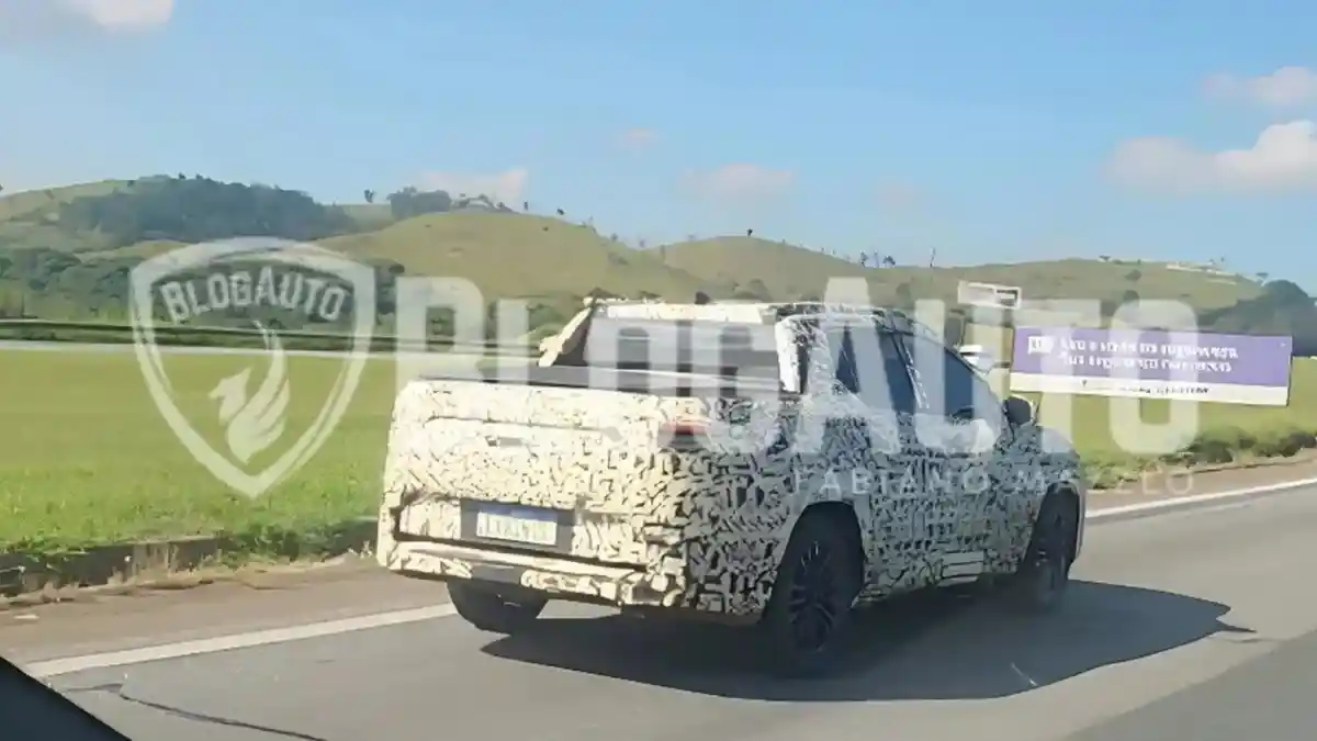 Foto - Toyota Corolla Pikap Bakal Hadir, Prototipenya Seliweran di Jalan Umum